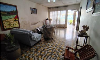 Se vende casa lote en el centro de Santa Marta