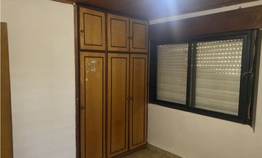 VENDO CASA COLONIAL EN EXCELENTE BARRIO, POSADAS MNES