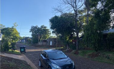 VENDO CASA COLONIAL EN EXCELENTE BARRIO, POSADAS MNES