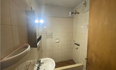 VENDO CASA COLONIAL EN EXCELENTE BARRIO, POSADAS MNES