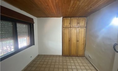 VENDO CASA COLONIAL EN EXCELENTE BARRIO, POSADAS MNES