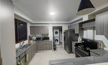 SE ALLQUILA CASA- GOLF GARDENS- AMUEBLADA