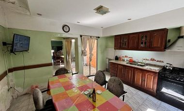 Casa para 2 Familias en venta en Sarandi Este
