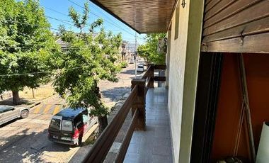 Casa para 2 Familias en venta en Sarandi Este