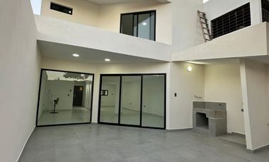 Venta de casa en Villa Universidad