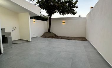 Venta de casa en Villa Universidad
