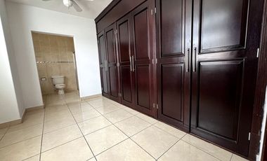 Casa en venta y renta en Las Quintas