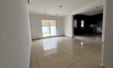 Casa en venta y renta en Las Quintas