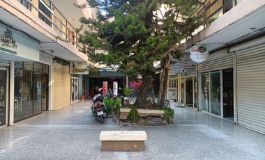 Local Comercial en 2do Nivel en Plaza Las Maria Luisas, Av. Revolución.