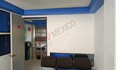 Local Comercial en 2do Nivel en Plaza Las Maria Luisas, Av. Revolución.