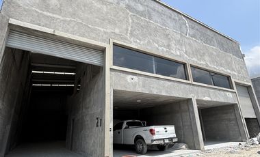 BODEGA CON OFICINA EN RENTA EN SANTA CATARINA