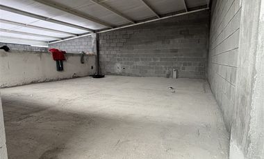 BODEGA CON OFICINA EN RENTA EN SANTA CATARINA