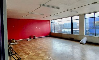 Excelente Local Comercial situado en una zona altamente transitada