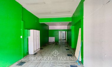 Excelente Local Comercial situado en una zona altamente transitada