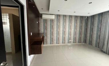 CASA EN VENTA EN BOSQUES DE LAS CUMBRES