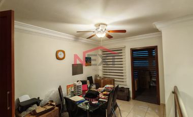 CASA EN RENTA SIN MUEBLES EN PRIVANZAS DEL CAMPESTRE