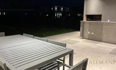 Casa en Alquiler de Verano - Barrio La Calesa - Pilará - Mallmann Propiedades
