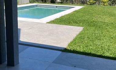 Casa en Alquiler de Verano - Barrio La Calesa - Pilará - Mallmann Propiedades