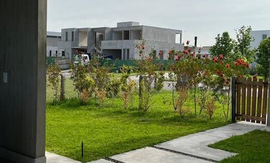 Casa en Alquiler de Verano - Barrio La Calesa - Pilará - Mallmann Propiedades