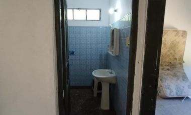 Casa en venta - 2 Dormitorios 1 Baño - Cochera - 2.250Mts2 - Zarate