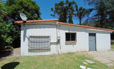 Casa en venta - 2 Dormitorios 1 Baño - Cochera - 2.250Mts2 - Zarate