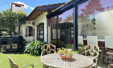 Imperdible Casa centrica  en Roque Perez