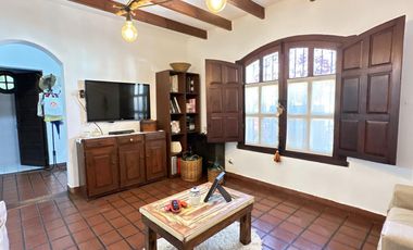 Imperdible Casa centrica  en Roque Perez