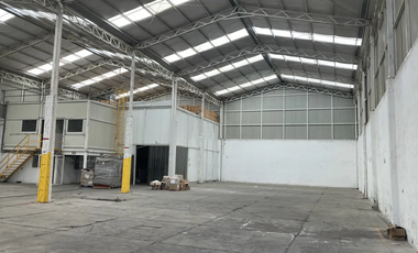 Nave industrial en Iztapalapa acondicionada (con patio de maniobra y oficinas)