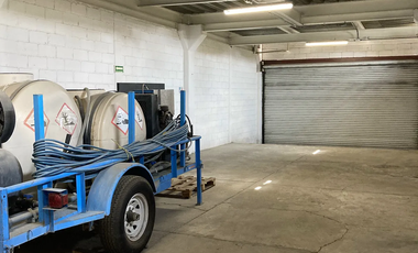 Nave industrial en Iztapalapa acondicionada (con patio de maniobra y oficinas)