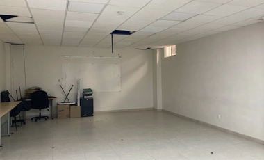 Nave industrial en Iztapalapa acondicionada (con patio de maniobra y oficinas)