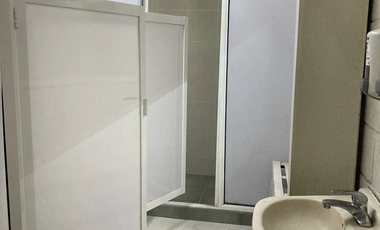 Nave industrial en Iztapalapa acondicionada (con patio de maniobra y oficinas)