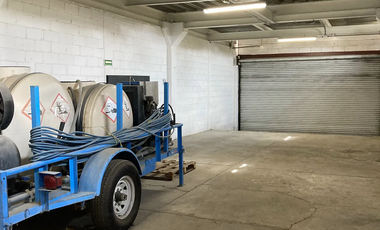Bodega en Iztapalapa acondicionada (con patio de maniobra y oficinas)