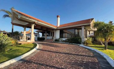 CASA RESIDENCIAL EN RENTA EN EL CLUB ERANDENI, MORELIA