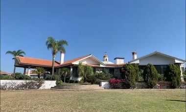 CASA RESIDENCIAL EN RENTA EN EL CLUB ERANDENI, MORELIA