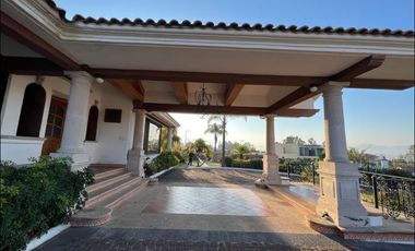 CASA RESIDENCIAL EN RENTA EN EL CLUB ERANDENI, MORELIA