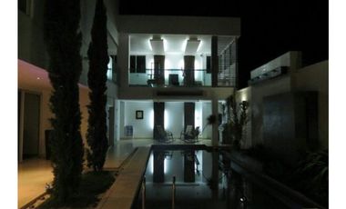VENTA DE CASA DE DOS PISOS EN EL RECREO DE MONTERA.