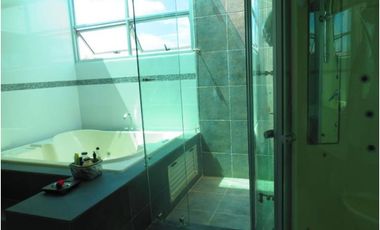 VENTA DE CASA DE DOS PISOS EN EL RECREO DE MONTERA.