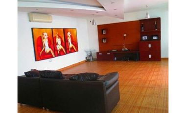VENTA DE CASA DE DOS PISOS EN EL RECREO DE MONTERA.