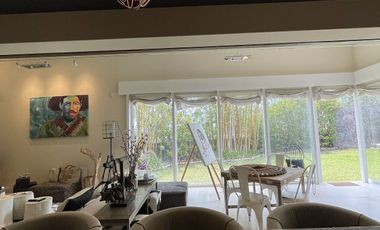 CASA A LA VENTA  EN BOSQUE DE LA HERRADURA.