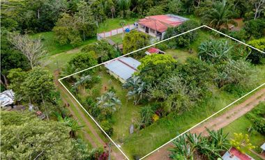 Se vende lote en Nuevo Emperador