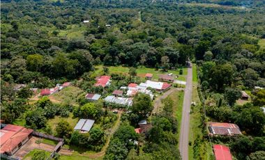 Se vende lote en Nuevo Emperador