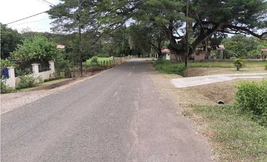 SE VENDE CÉNTRICO LOTE 300 m² EN GUARARE