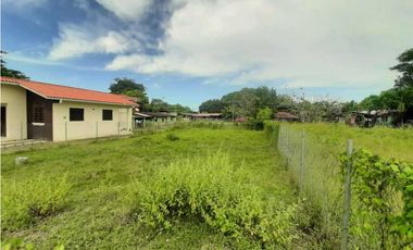 SE VENDE CÉNTRICO LOTE 300 m² EN GUARARE