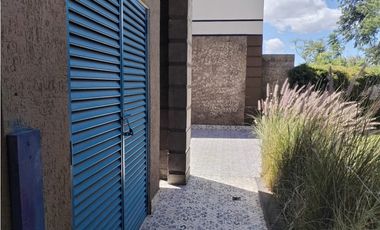 Nayón, Casa en Renta, 240m2, 2 Habitaciones