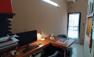 Casa con Departamento en venta en Victoria