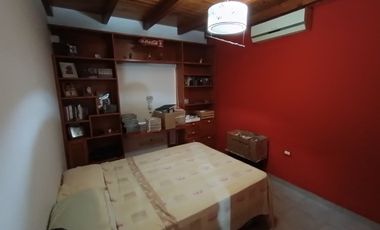 Casa con Departamento en venta en Victoria