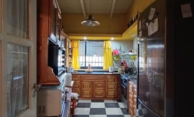 Casa con Departamento en venta en Victoria