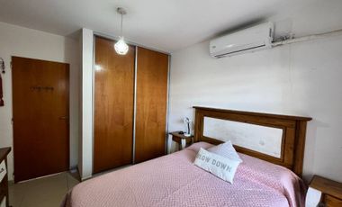 Venta depto 2 amb con patio y cochera. Moreno