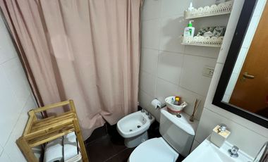 Venta depto 2 amb con patio y cochera. Moreno