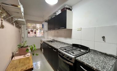 Venta depto 2 amb con patio y cochera. Moreno